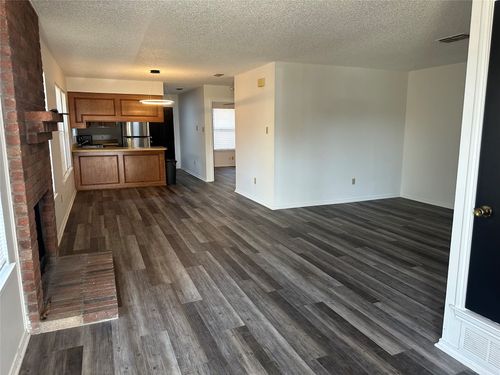 6737 Glenbrook Ln, Fort Worth, TX, 76133-8727 | Card Image