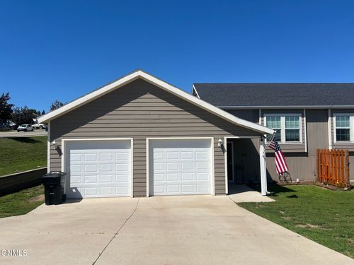 202 24th Ave Ne, Watford City, ND, 58854-7136 | Card Image