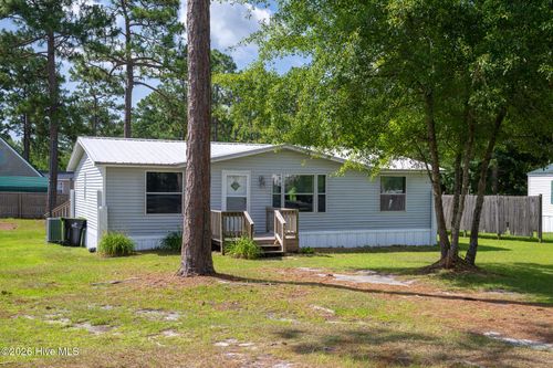 420 S Dyson St, Holly Ridge, NC, 28445-8559 | Card Image