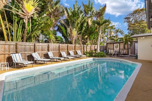 3024 Ne 2nd Ter, Wilton Manors, FL, 33334-1055 | Card Image