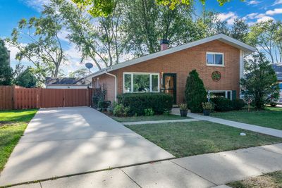 265 Drake Lane, House other with 3 bedrooms, 2 bathrooms and 2 parking in Des Plaines IL | Image 1