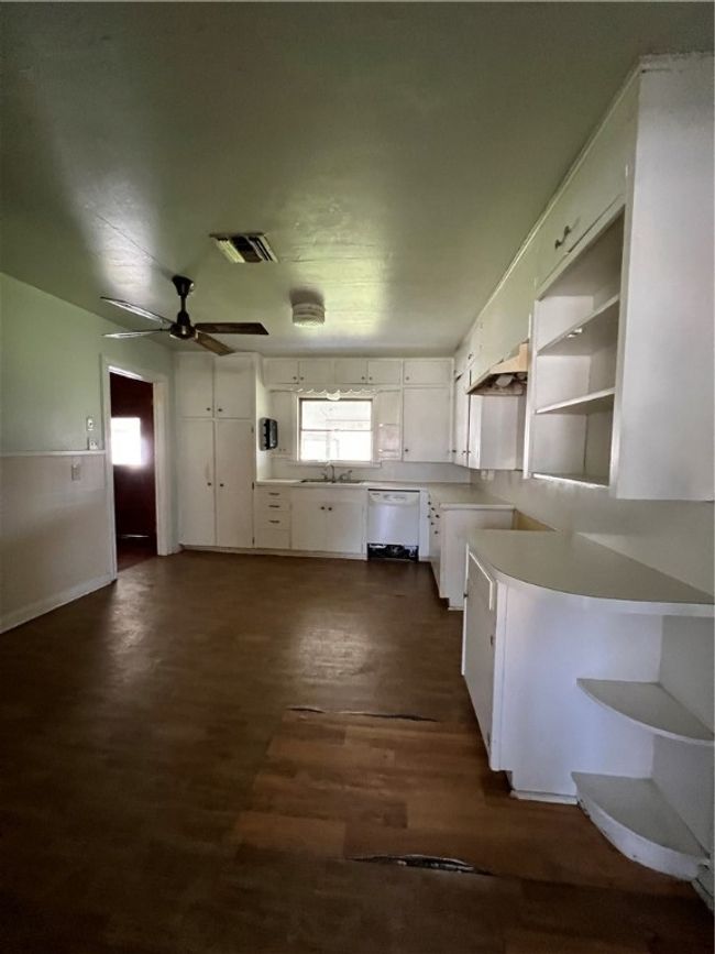 203 Dugger St, House other with 4 bedrooms, 3 bathrooms and null parking in Edna TX | Image 16