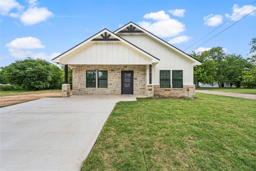 214 Rogers St, McGregor, TX, 76657-1802 | Card Image