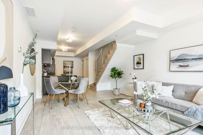 123 - 10 Echo Pt, Condo with 4 bedrooms, 2 bathrooms and 1 parking in Toronto ON | Image 5