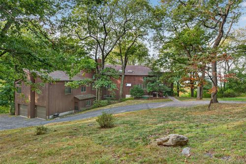 10 Abbott Ln, Cornwall On Hudson, NY, 12520-1831 | Card Image