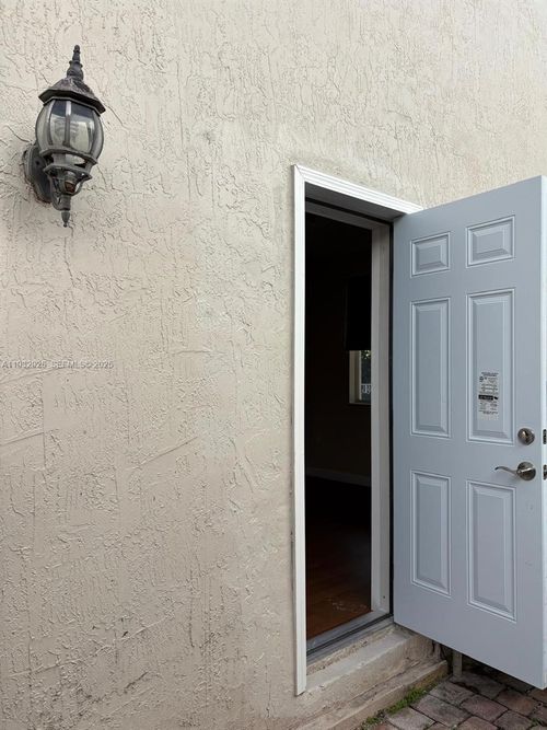 6320-6320 Sw 163rd Pl, Miami, FL, 33193-4428 | Card Image