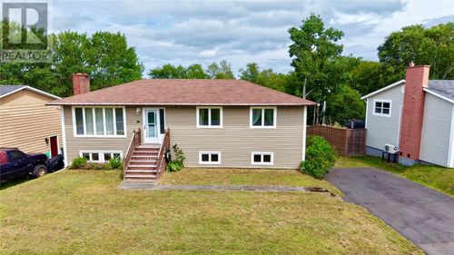 20 Prince St, House with 3 bedrooms, 2 bathrooms and null parking in Clarenville NL | Card Image