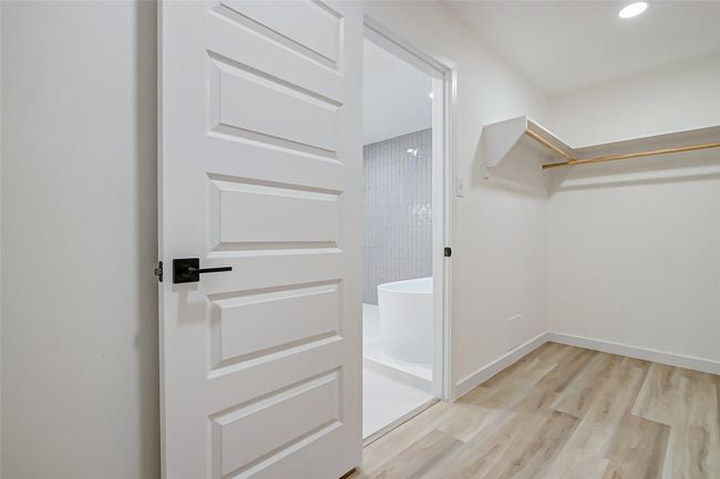 Primary Closet | Image 18