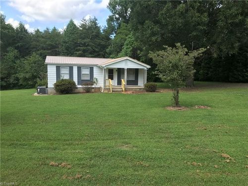 228 Matthews St, Stoneville, NC, 27048-7999 | Card Image