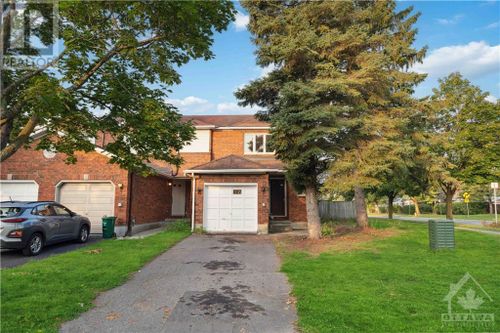 127 Woodbury Cres, Ottawa, ON, K1G5C5 | Card Image