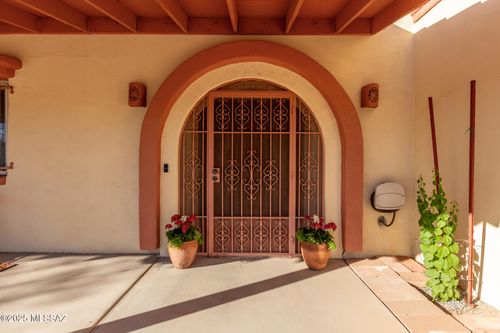 10631 E Rusty Spur Dr, Tucson, AZ, 85749-8543 | Card Image