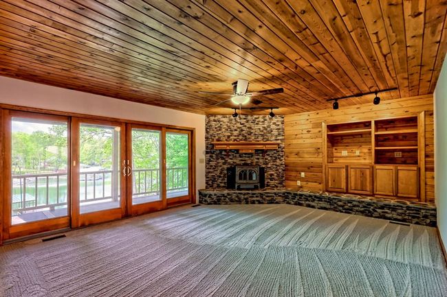 2403 Hidden Valley Rd, Home with 3 bedrooms, 3 bathrooms and 2 parking in Hiawassee GA | Image 16
