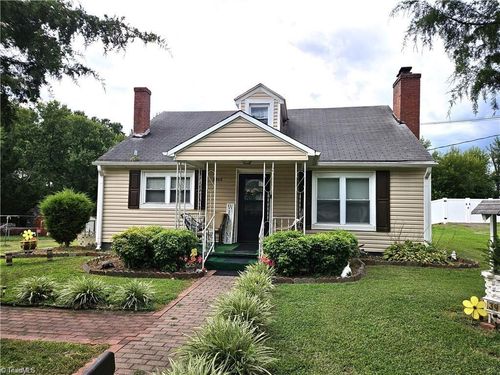 3908 Leo St, Winston Salem, NC, 27105-3619 | Card Image