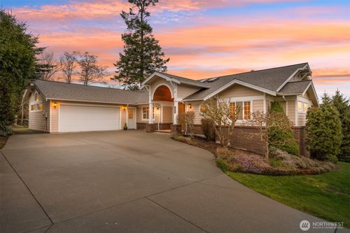 1231 Broad St, Bellingham, WA, 98229-8968 | Card Image