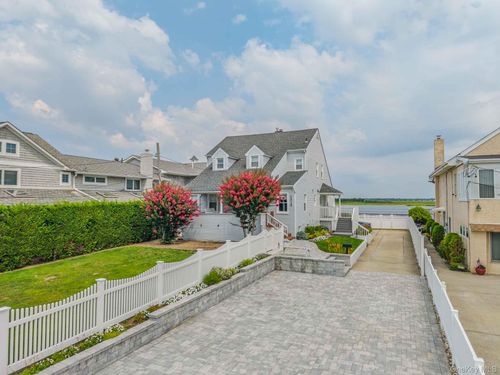2-1215 W Park Avenue, Long Beach, NY, 11561 | Card Image