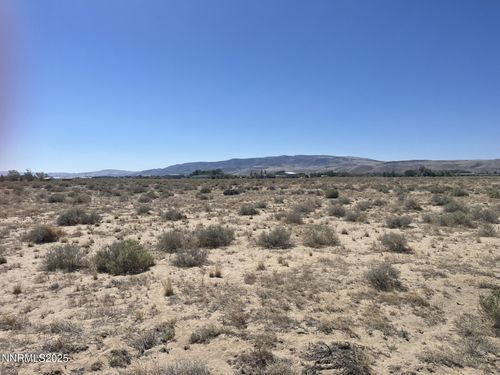 1655 E Badger St, Silver Springs, NV, 89429 | Card Image