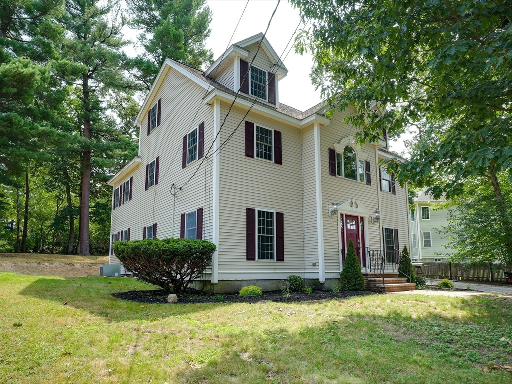 Hilltop Dr, Burlington, MA 01803