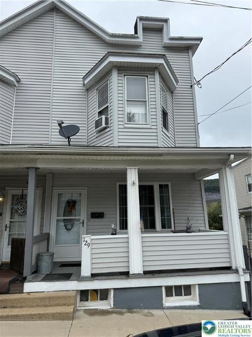 129 E Ridge St, Coaldale, PA, 18218-1220 | Card Image