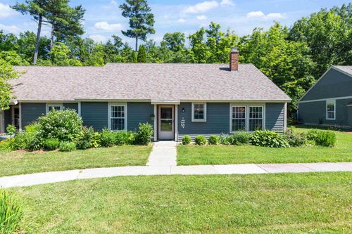 33 Conifer Ct, Burlington, VT, 05401-5915 | Card Image