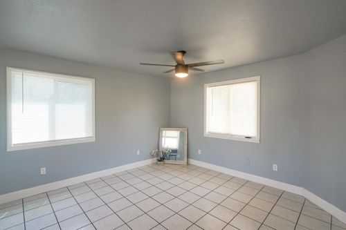 118 Mcgregor, Merced, CA, 95341 | Card Image