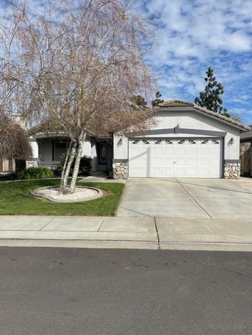 196 Dyer Ave, Manteca, CA, 95336-5949 | Card Image