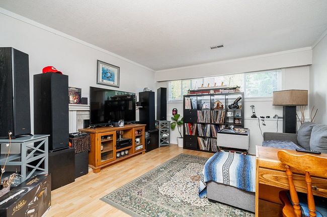 12155 Gee Street, House other with 4 bedrooms, 2 bathrooms and 2 parking in Maple Ridge BC | Image 25