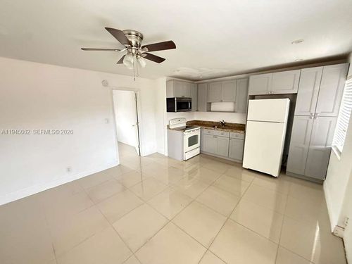 apt-c50-101 Ne 41st St, Oakland Park, FL, 33334-1395 | Card Image