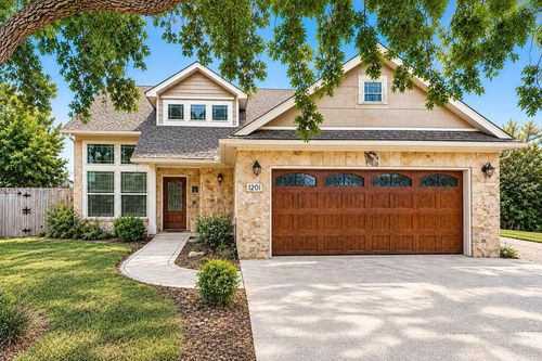 1201 Doe Run Holw, Fredericksburg, TX, 78624-2556 | Card Image