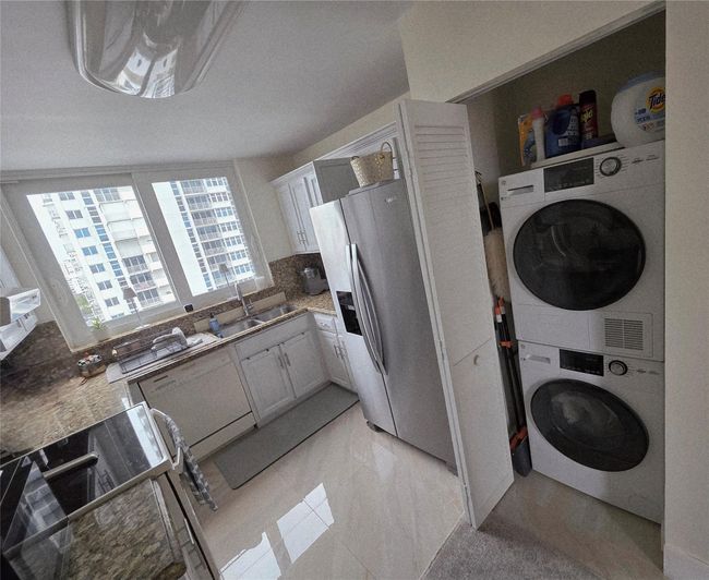 Newer waher & dryer | Image 18