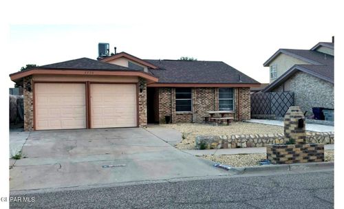 2226 Robert Wynn St, El Paso, TX, 79936-3648 | Card Image