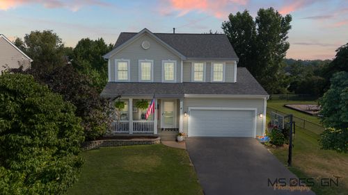 203 Stearn Dr, Genoa, IL, 60135-1424 | Card Image