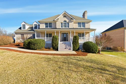 111 London Downs Dr, Forest, VA, 24551-3021 | Card Image