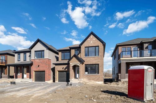 202 Conservancy Dr, Ottawa, ON, K2J6P6 | Card Image