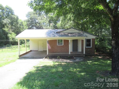 208 Crescent Ct, Lincolnton, NC, 28092-2510 | Card Image