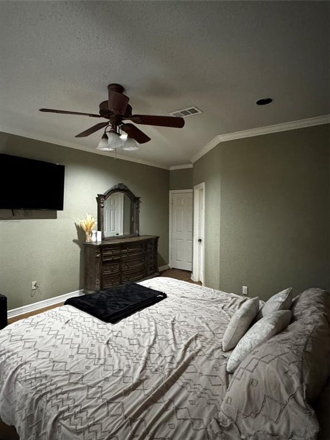 2514 Thunderbird Dr, House other with 3 bedrooms, 2 bathrooms and 2 parking in Orange TX | Image 8