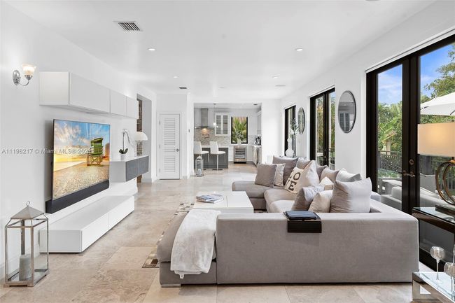 321 Costanera Rd, House other with 5 bedrooms, 7 bathrooms and null parking in Coral Gables FL | Image 12