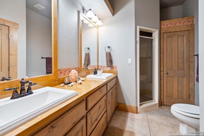 6170 County Road 332, Home with 4 bedrooms, 4 bathrooms and null parking in Jourdanton TX | Image 14