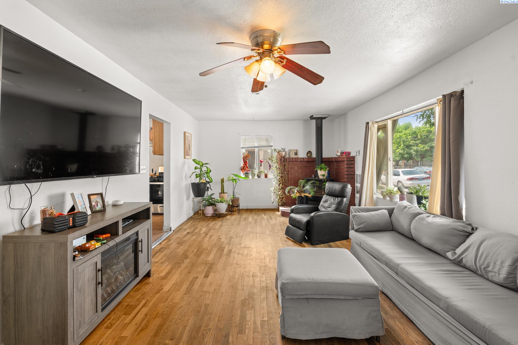 Residential in Sunnyside 4