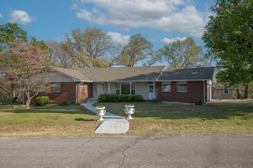 937 Warnall Cir, Seneca, MO, 64865-9782 | Card Image