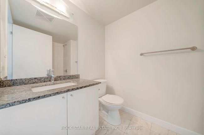 905 - 18 Harbour St, Condo with 2 bedrooms, 2 bathrooms and 1 parking in Toronto ON | Image 19