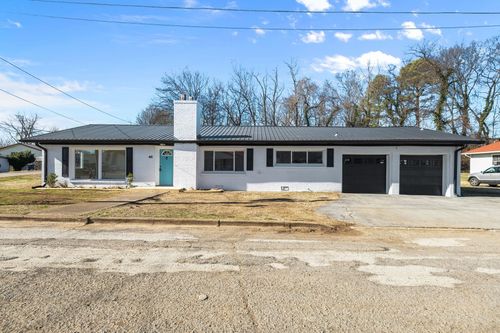 401 Hill St, Mount Pleasant, TN, 38474-1330 | Card Image