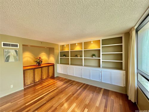 504-1525 Wilder Ave, Honolulu, HI, 96822-4685 | Card Image