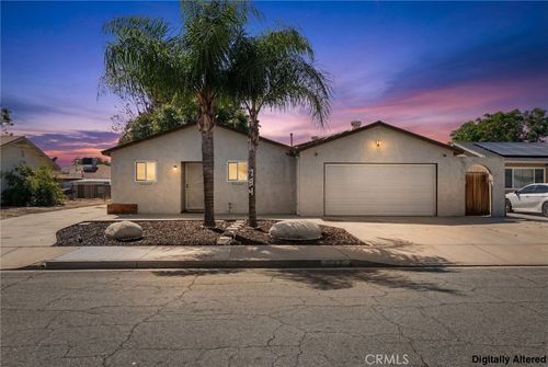 784 S Miramar Ave, San Jacinto, CA, 92583-4822 | Card Image