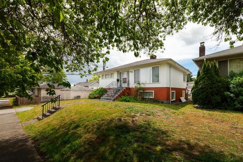 3678 E 25th Ave, Vancouver, BC, V5R1K5 | Card Image