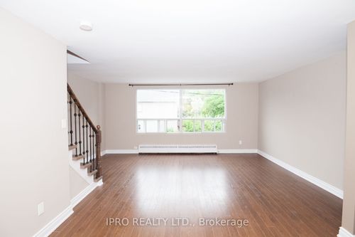 upper-b-920 Pape Ave, East York, ON, M4K3V2 | Card Image