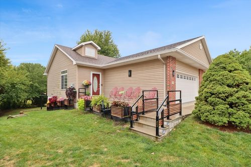 714 Kitterman Cir, Norwalk, IA, 50211-2200 | Card Image