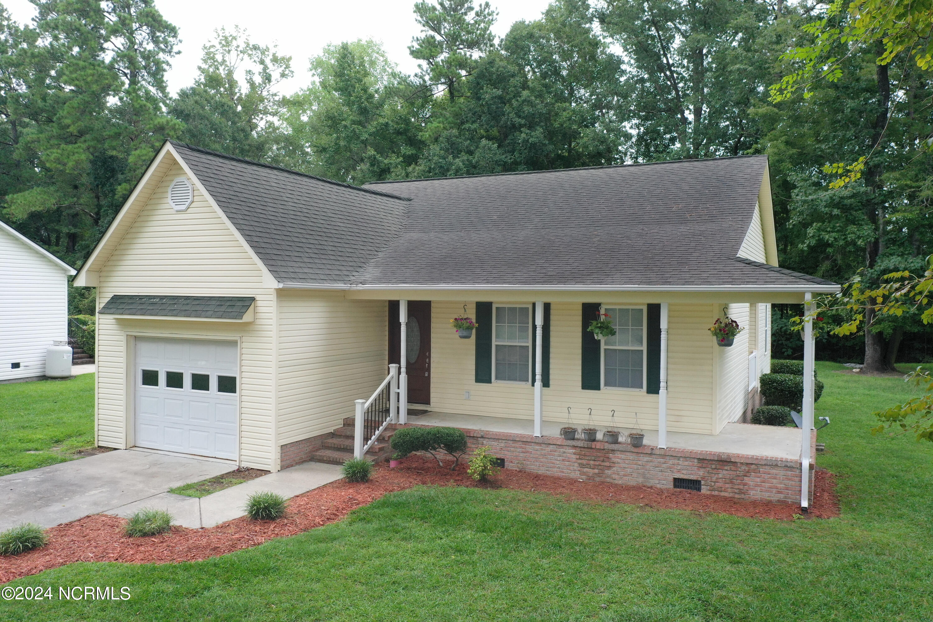 Blue Jean Rd, Whiteville, NC 28472