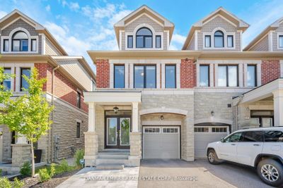 27 Hiawatha Crt, Home with 3 bedrooms, 4 bathrooms and 3 parking in Vaughan ON | Image 1