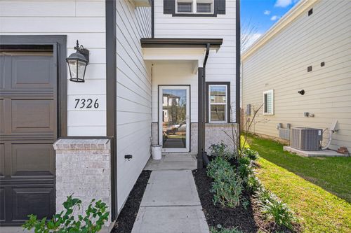 7326 Madison Commons Ln, Houston, TX, 77075-5500 | Card Image