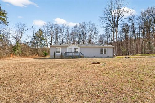 818 Dean Mountain Rd, CLEVELAND, GA, 30528-3631 | Card Image